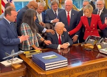 Trump, Constantino y los pastores en la Casa Blanca