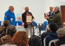 Casiodoro, desde el exilio, abraza a sus dos casas