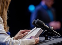 ‘Estados Unidos lee la Biblia’: 475 líderes leen la Biblia en voz alta por el 250º Aniversario del país