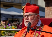 El arzobispo de Múnich oficializa las bendiciones para parejas LGTBQI+