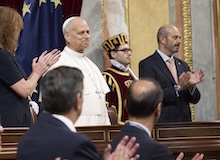 En un Congreso entregado al Papa, cada cual se queda con el suyo
