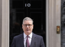 Cristianos del Reino Unido reaccionan a la dimisión del primer ministro Keir Starmer