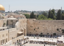 El Antiguo Testamento no es la tradición judaica. El Nuevo Testamento no es la tradición cristiana