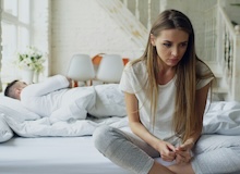 Dormir en la misma cama y despertar a mil kilómetros de distancia