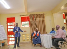 World Vision se asocia con líderes religiosos para frenar el ébola en Uganda