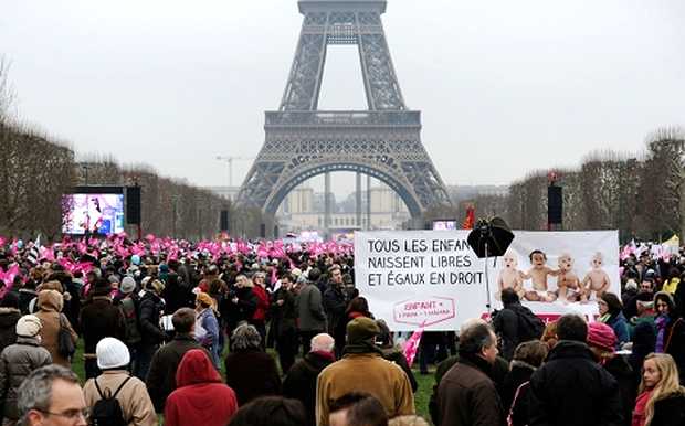 Medio millón de personas en París contra las bodas y adopción de parejas gays