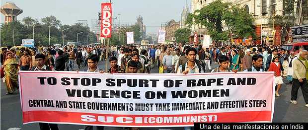 Murió la joven torturada y violada en un autobús en India