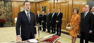 Rajoy y todos los ministros juran cargo ante Constitución, Biblia y crucifijo