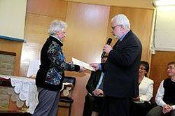 <p>
Reconocimiento a la Rvda. Susan Woodcock<br />
</p>
,