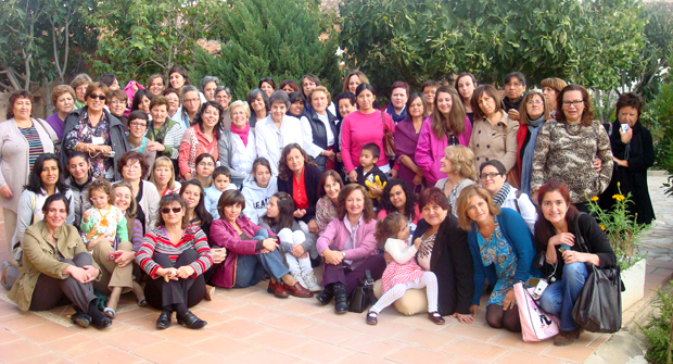<p>
Participantes del XXI Retiro de Mujeres Evangélicas de Castilla y León, en septiembre de 2012.</p>
,