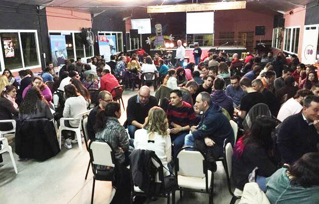 Discusiones en grupos pequeños, durante EnRed. ,EnRed