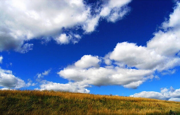 cielo nubes hierba