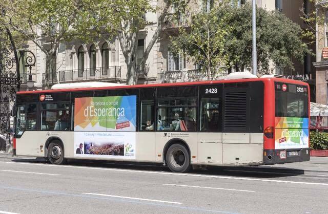 Un autobús en Barcelona con publicidad del evento. / Fb Festival de la Esperanza,