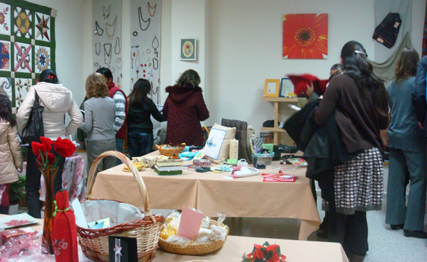 <p>
El V Mercadillo Solidario a favor de la obra de Alianza Solidaria tuvo una buena acogida entre los salmantinos.</p>
,