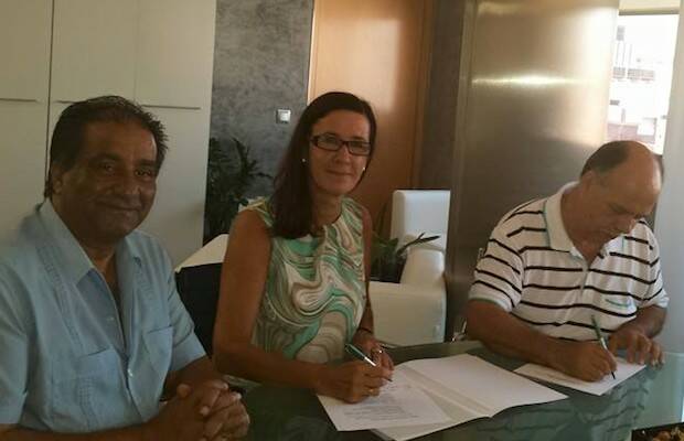 Acto de firma del convenio.,