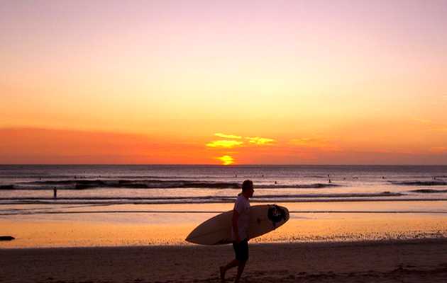 atardecer playa, surf