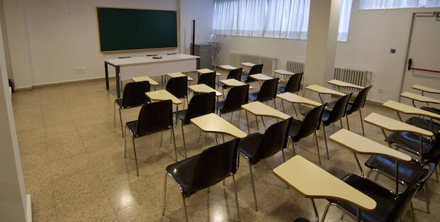 El PSOE propone sacar la religión del horario escolar ...