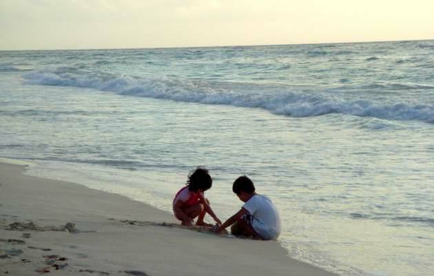 niños playa, niños mar