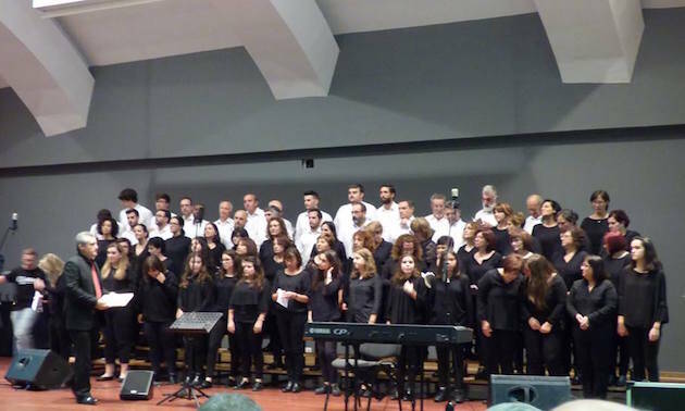 El coro de Marín, participando en el Encontro Luso-Galego.,