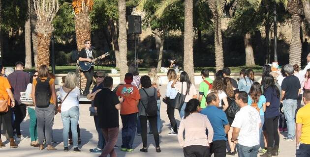 Música en directo durante la Jornada sobre la Reforma en Valencia, 28 de octubre. / Fotos: J. Forster,david bea