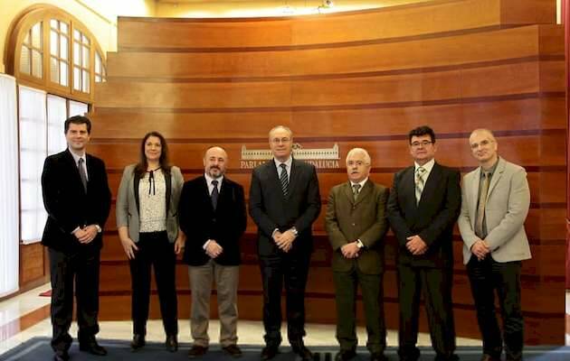 La foto oficial del encuentro / Parlamento de Andalucía,CEPC, CEA