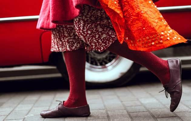 traje mujer, rojo violeta