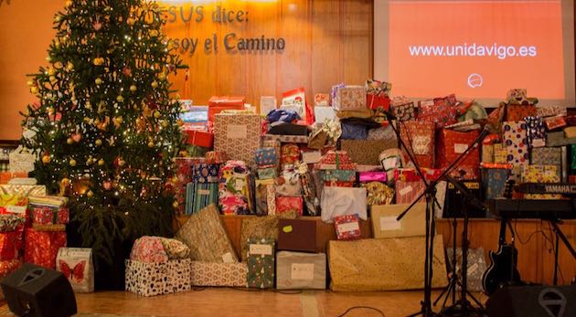 La iglesia Unida de Vigo, preparada con los regalos el pasado domingo.,