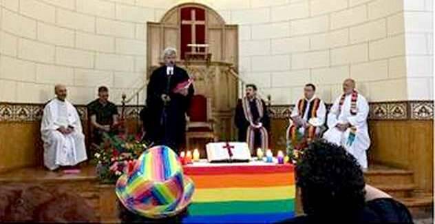 La Iee Pone La Biblia En El Altar Del Orgullo Gay Protestante Digital