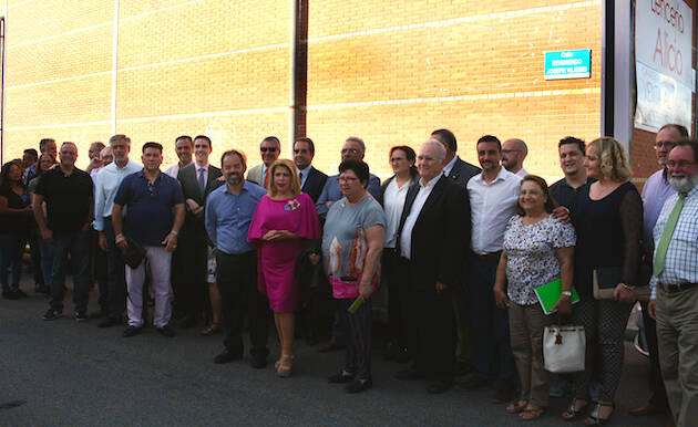 Frente a la calle dedicada a Joseph Viliesid. / Ay. Jerez,
