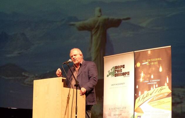 Steve Hollinghurst durante su conferencia en Tallin. / EEA, Cristoph Grötzinger,