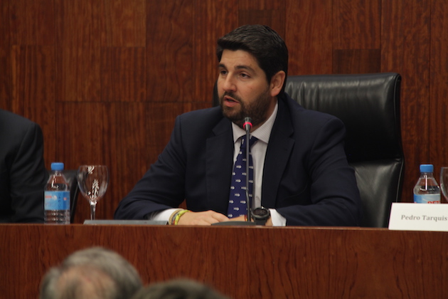 Fernando López Miras , exponiendo en la inauguración de Idea en la Facultad de Derecho de la Universidad de Murcia. / J.Soriano,