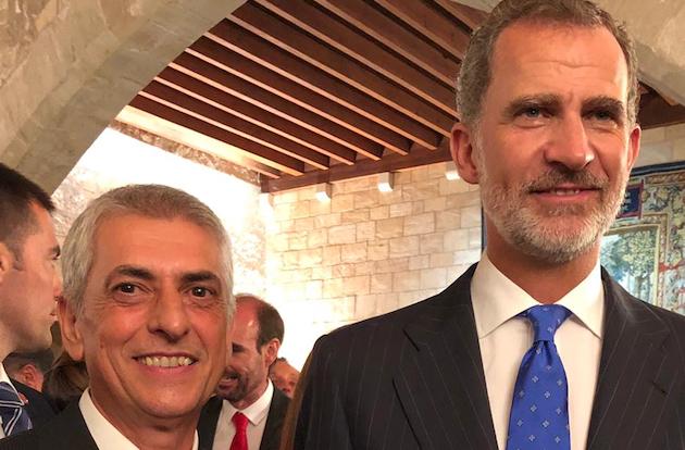 Manuel Navarro, junto al Rey Felipe VI. / CEDIB,