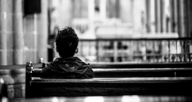 En diez años, los estadounidenses que no se congregan nunca han crecido un 6%. / Kenny Luo, Unsplash CC,