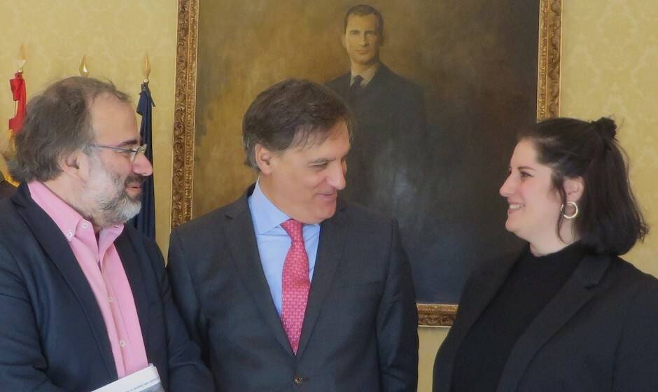 Carlos García Carbayo, junto a Laura García y A.P. Alencart. / J. Alencar,