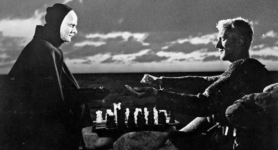 La Muerte desafía a una partida de ajedrez al caballero que interpreta el ahora fallecido actor sueco Max Von Sydow en El séptimo sello.