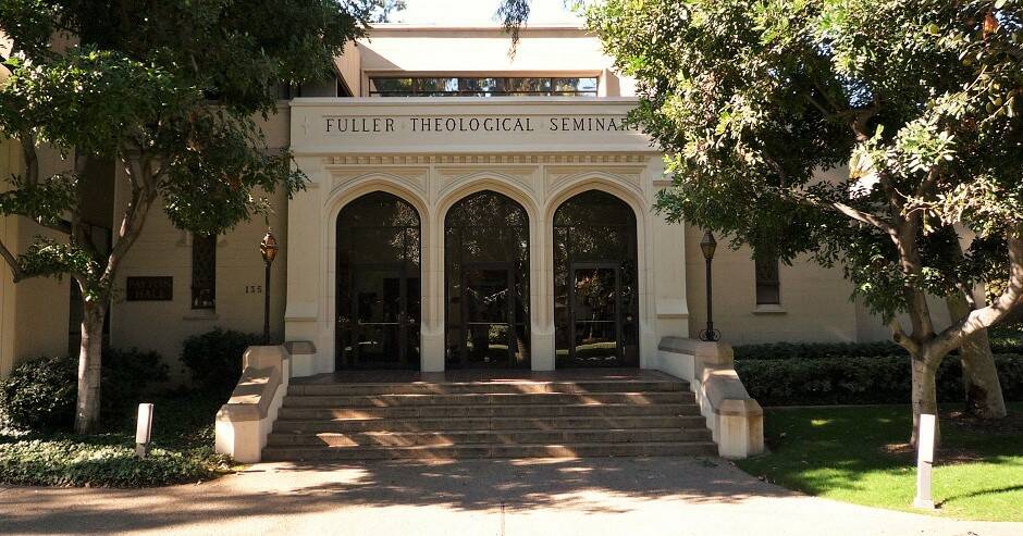 Un edificio del Seminario Teológico Fuller en Pasadena, California. / Bobak Ha'eri, Wikimedia Commons,