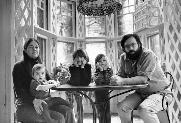 En 1963 Coppola conoce a Eleanor, la mujer con la que ha estado casado toda su vida y tiene tres hijos.