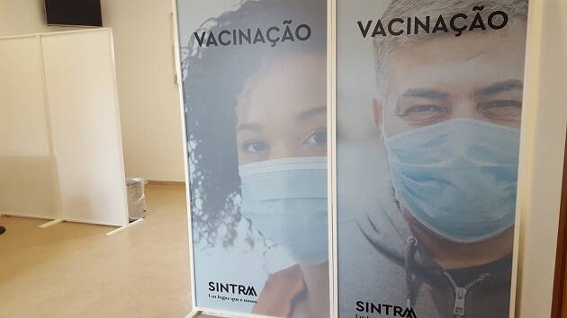 Una iglesia evangélica en Sintra abre a diario como centro de vacunación masiva