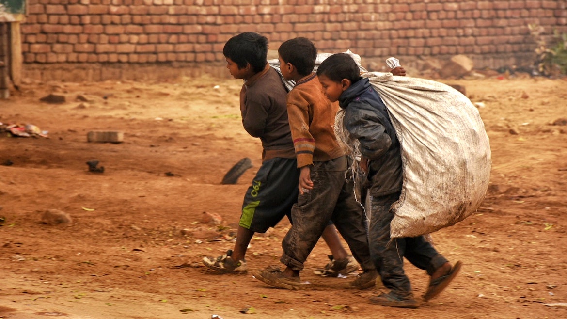 niños, pobreza