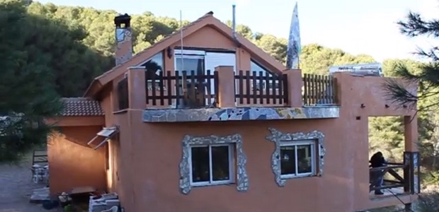 <p>
La casa guardería, parte del proyecto que construye de Vida en Familia en Monda. / Radio Amanecer</p>
,