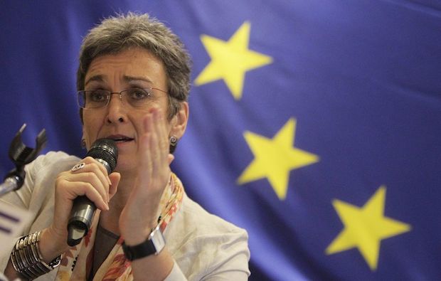 <p>
Ulrike Lunacek, activista LGBTI y parlamentaria Europea.</p>
,