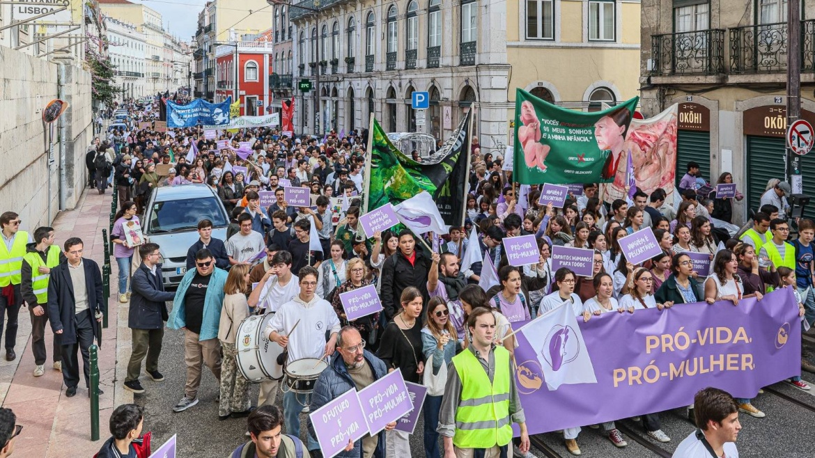 Un cóctel molotov provoca un susto en la Marcha por la Vida de Lisboa